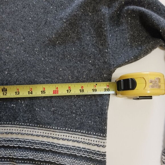 Orvis Gray Turtleneck Sweater With Border Stitch Detail Large NWT - Picture 8 of 9